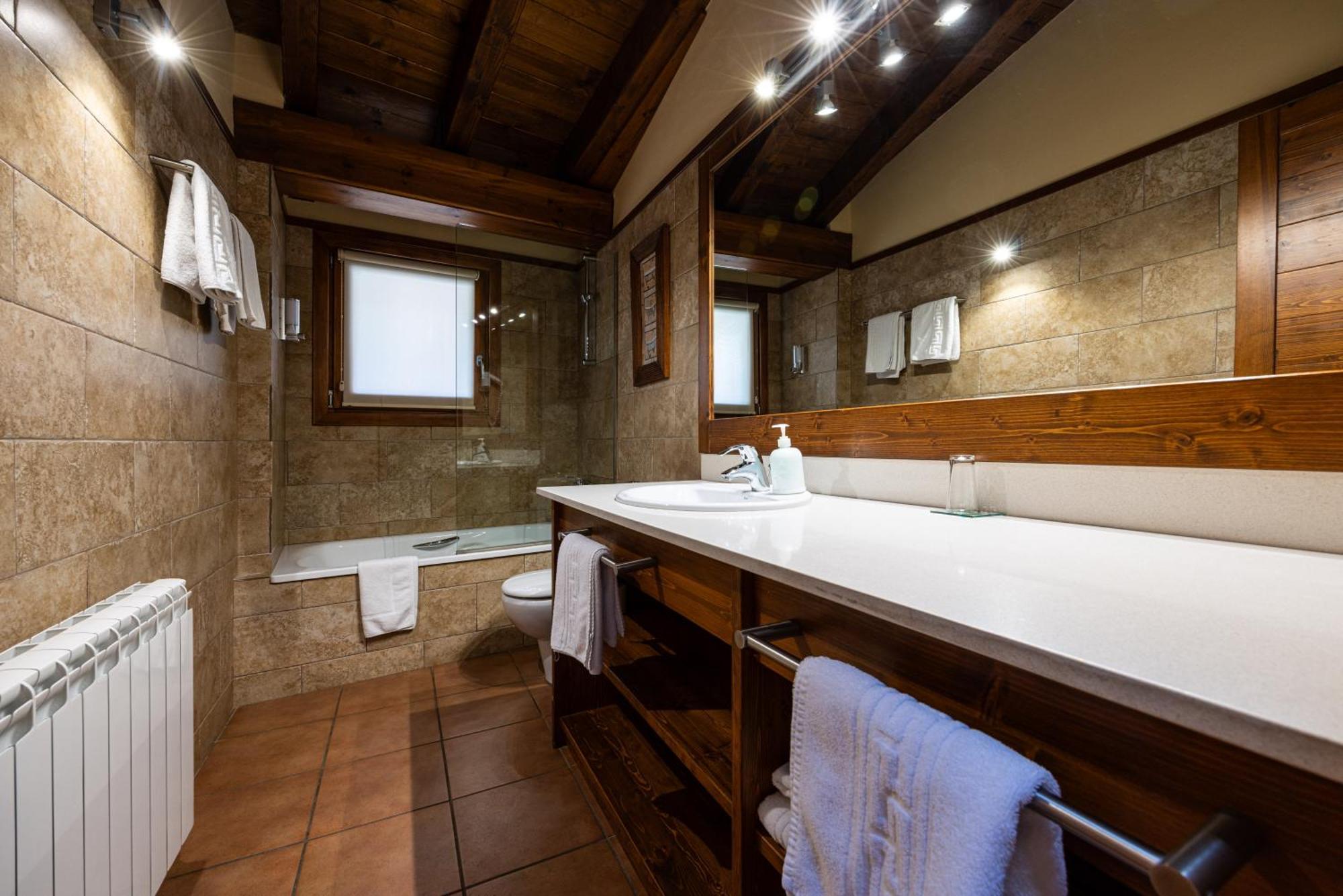 Aparthotel Bellver Bellver De Cerdanya Exterior photo