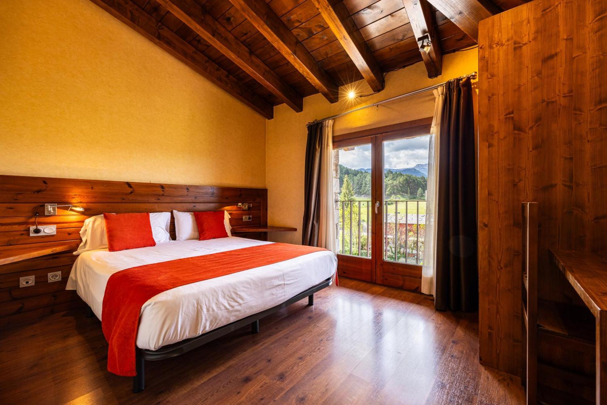 Aparthotel Bellver Bellver De Cerdanya Exterior photo