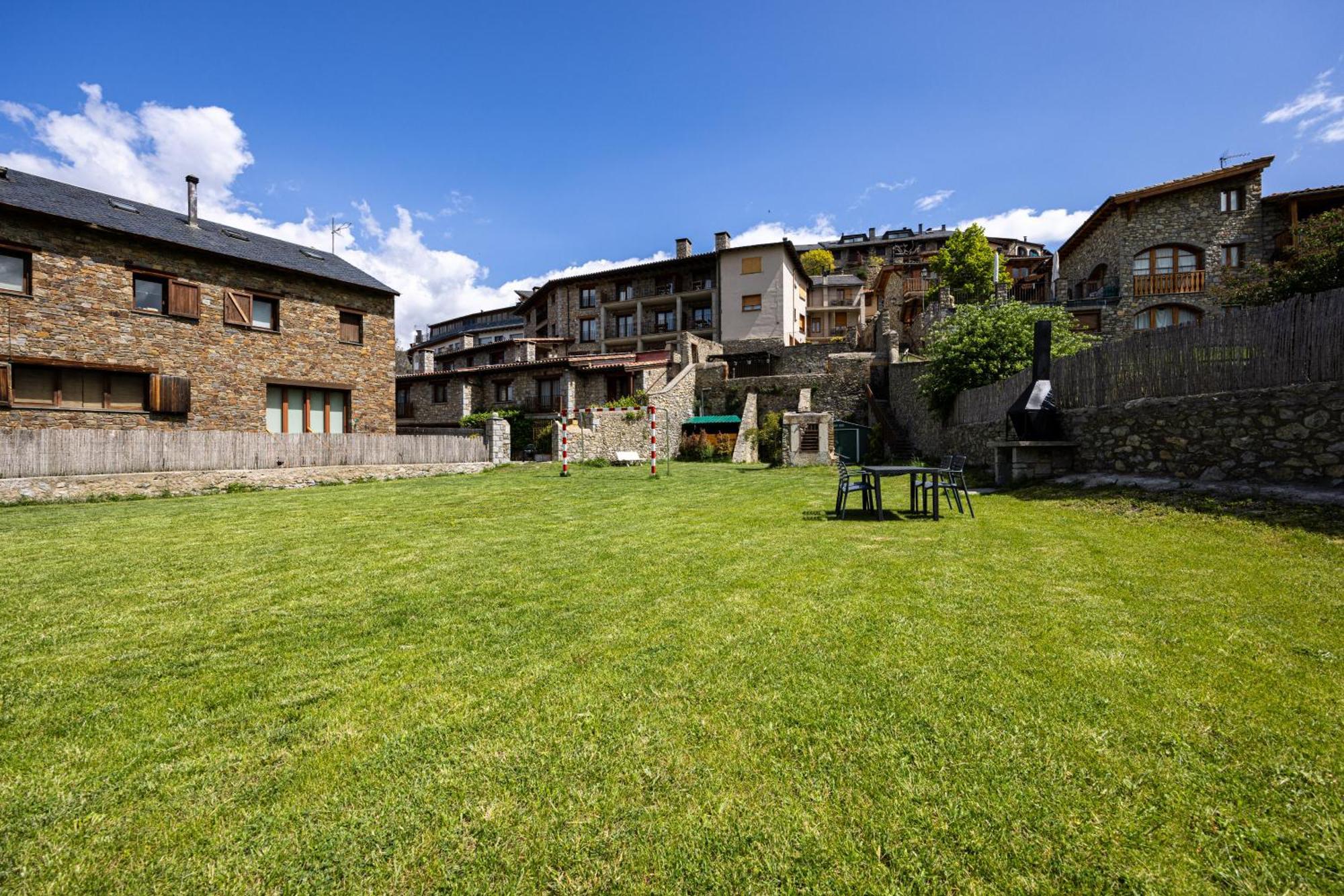 Aparthotel Bellver Bellver De Cerdanya Exterior photo