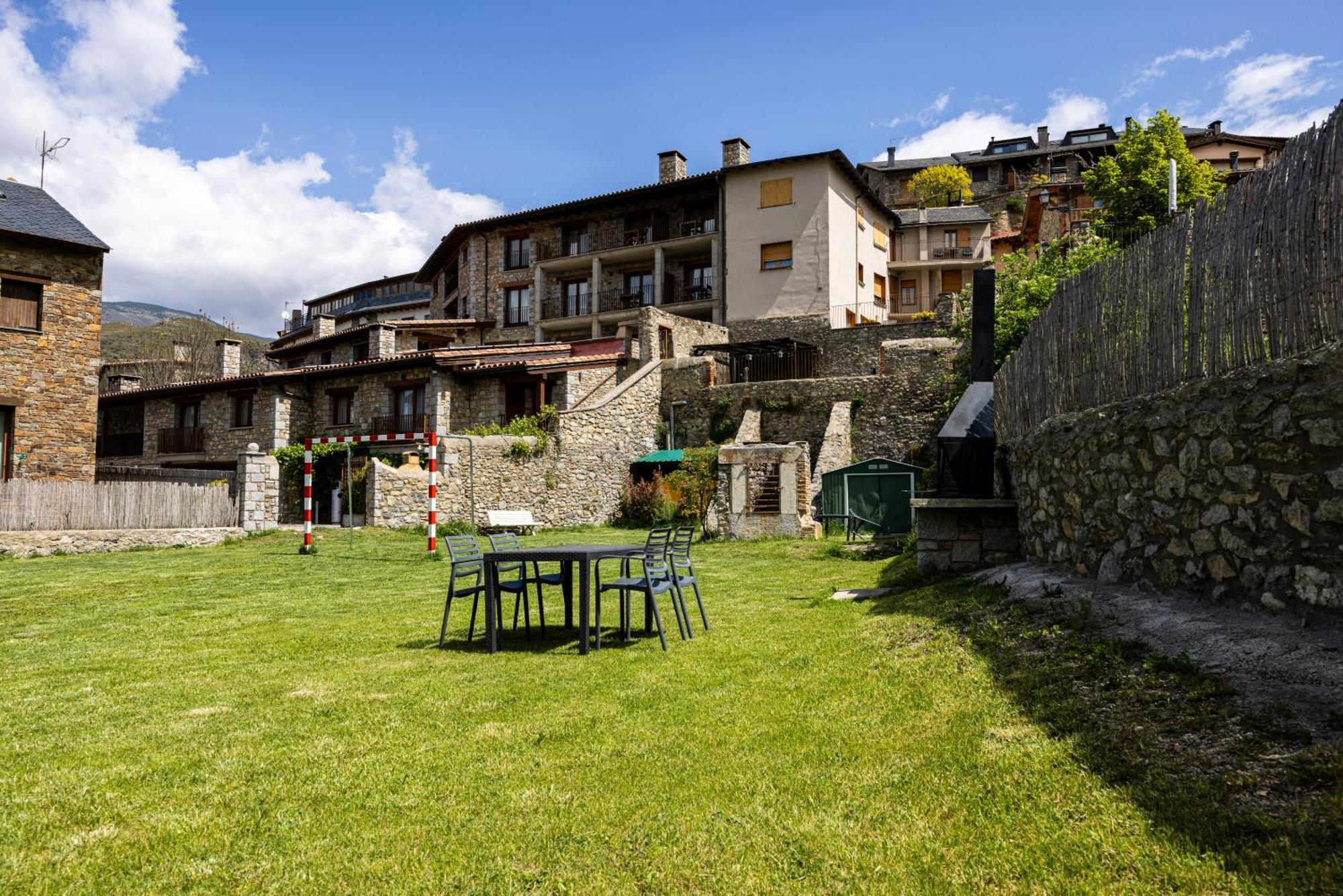 Aparthotel Bellver Bellver De Cerdanya Exterior photo