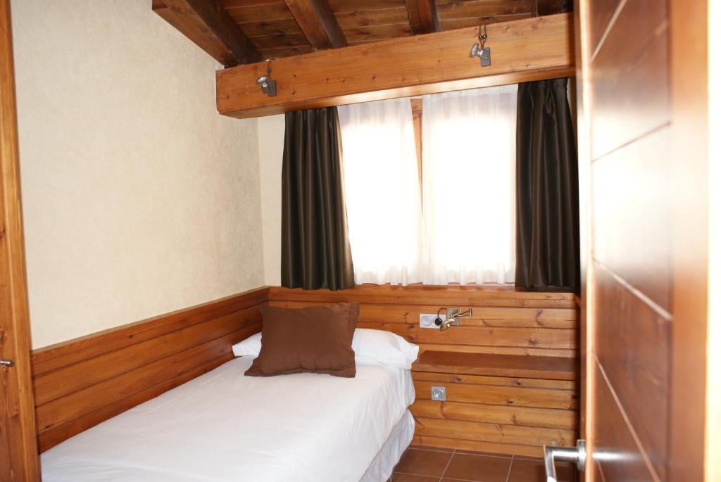 Aparthotel Bellver Bellver De Cerdanya Room photo