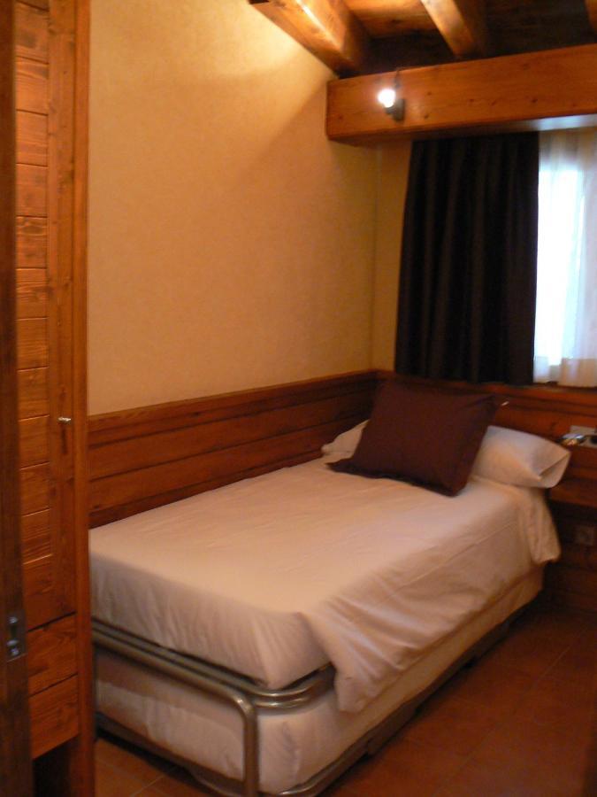 Aparthotel Bellver Bellver De Cerdanya Room photo